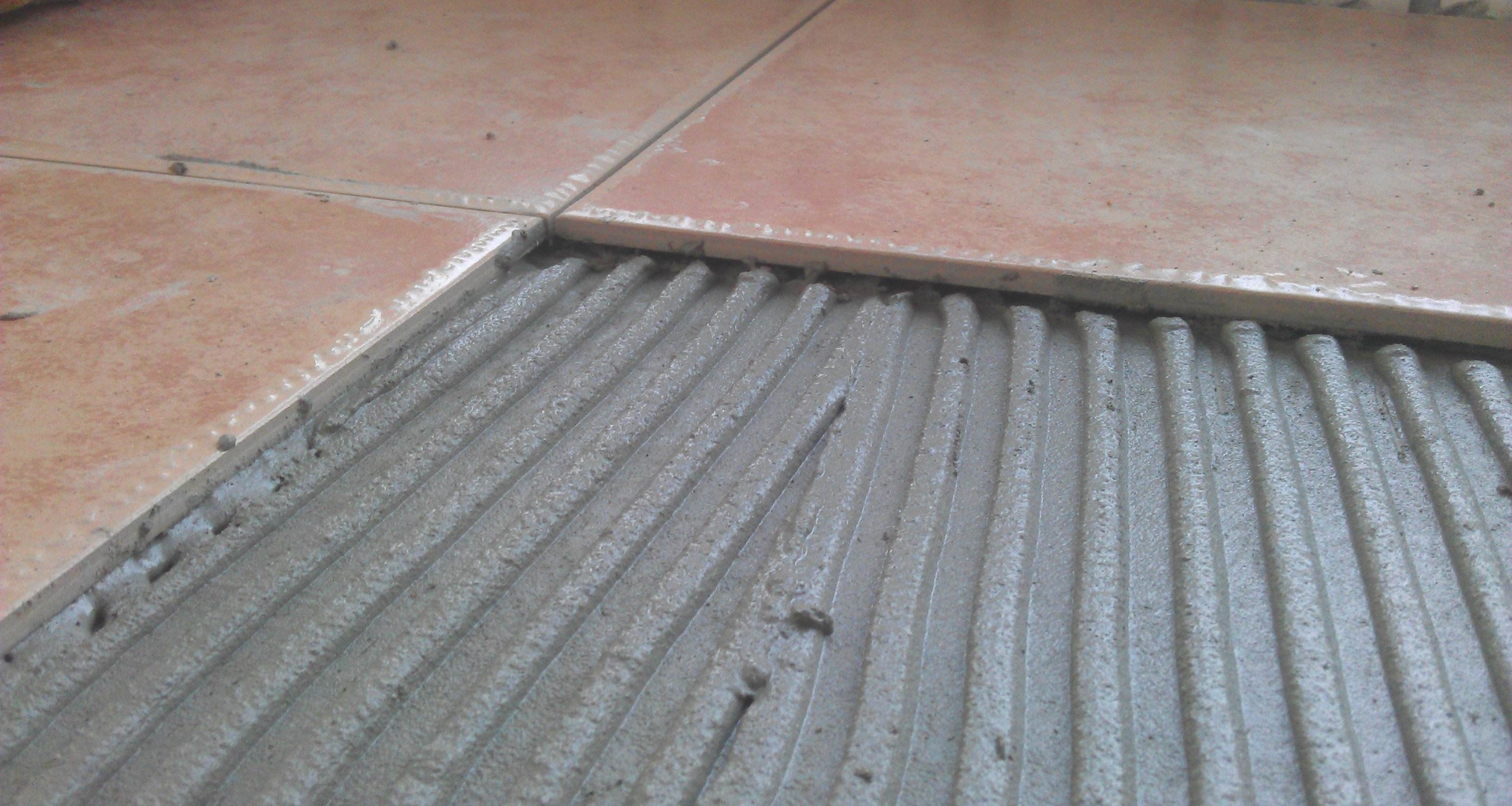 免背膠瓷磚膠優(yōu)勢在哪，為什么選擇這款瓷磚膠加盟